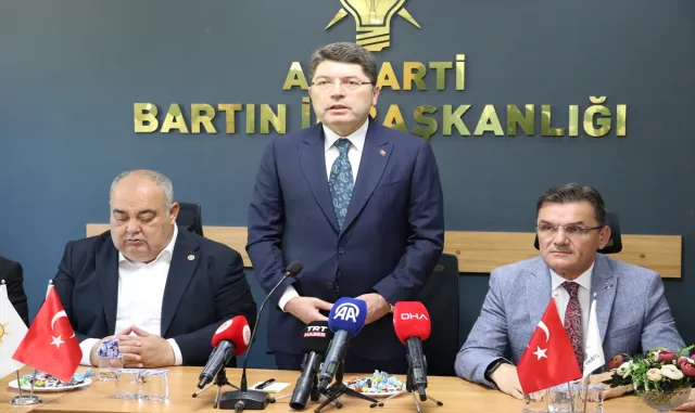 Adalet Bakanı Tunç, Bartın’da bayramlaşma programlarına katıldı: Adalet Bakanı Tunç, Bartın’da bayramlaşma programlarına katıldı: