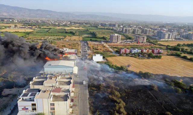 Aydın’da depoda çıkan yangın 17 saat sonra kontrol altına alındı Aydın’da depoda çıkan yangın 17 saat sonra kontrol altına alındı