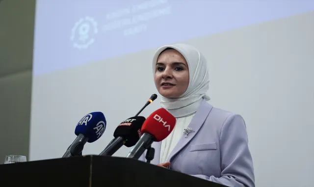Bakan Göktaş, kadın kooperatifleri temsilcileriyle bir araya geldi: Bakan Göktaş, kadın kooperatifleri temsilcileriyle bir araya geldi: