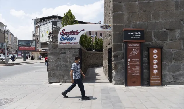 Başkan Büyükkılıç, sanatseverleri Sanatçılar Sokağı’na davet etti Başkan Büyükkılıç, sanatseverleri Sanatçılar Sokağı’na davet etti
