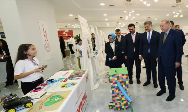 Cumhurbaşkanı Erdoğan, Türkiye Yüzyılı Maarif Modeli Tanıtım Programı’nda konuştu: (2) Cumhurbaşkanı Erdoğan, Türkiye Yüzyılı Maarif Modeli Tanıtım Programı’nda konuştu: (2)