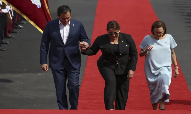 El Salvador’da ikinci kez seçilen Devlet Başkanı Bukele yemin etti El Salvador’da ikinci kez seçilen Devlet Başkanı Bukele yemin etti