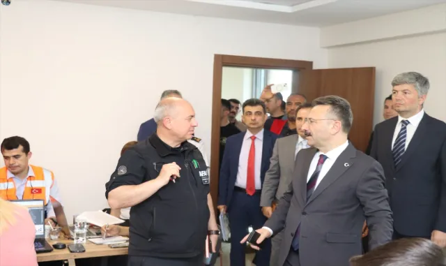 Eskişehir’de "Saha Uzantılı Masa Başı Deprem Tatbikatı" gerçekleştirildi Eskişehir’de "Saha Uzantılı Masa Başı Deprem Tatbikatı" gerçekleştirildi