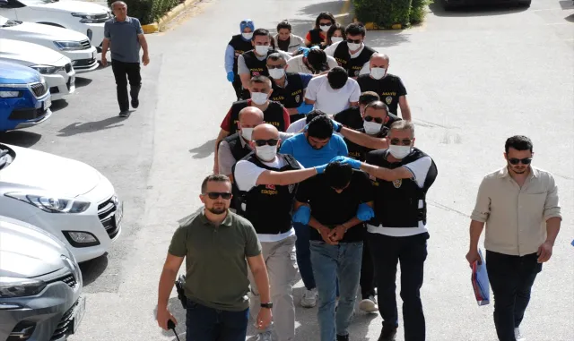 GÜNCELLEME - Eskişehir merkezli dolandırıcılık operasyonunda 4 şüpheli tutuklandı GÜNCELLEME - Eskişehir merkezli dolandırıcılık operasyonunda 4 şüpheli tutuklandı