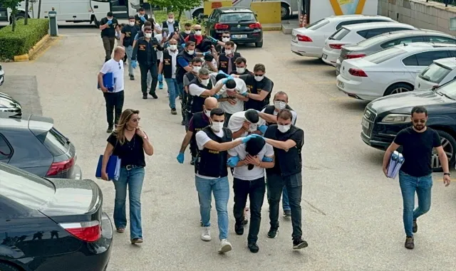 GÜNCELLEME - Eskişehir merkezli fuhuş operasyonunda yakalanan 11 zanlıdan 4’ü tutuklandı GÜNCELLEME - Eskişehir merkezli fuhuş operasyonunda yakalanan 11 zanlıdan 4’ü tutuklandı