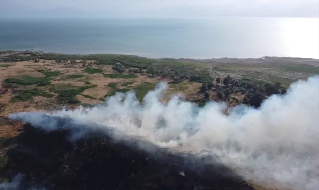 GÜNCELLEME - Isparta’da Eğirdir Gölü kıyısındaki sazlıkta çıkan yangın kontrol altına alındı GÜNCELLEME - Isparta’da Eğirdir Gölü kıyısındaki sazlıkta çıkan yangın kontrol altına alındı