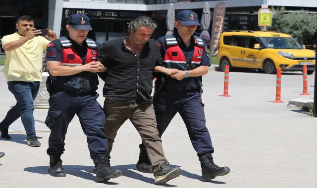GÜNCELLEME - İstanbul’da denizde halıya sarılmış ceset bulunmasına ilişkin şüphelilerden 1’i Edirne’de yakalandı GÜNCELLEME - İstanbul’da denizde halıya sarılmış ceset bulunmasına ilişkin şüphelilerden 1’i Edirne’de yakalandı