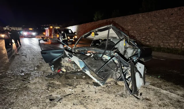 GÜNCELLEME - Kastamonu’da otomobil ile hafif ticari araç çarpıştı, 2 kişi öldü 3 kişi yaralandı GÜNCELLEME - Kastamonu’da otomobil ile hafif ticari araç çarpıştı, 2 kişi öldü 3 kişi yaralandı
