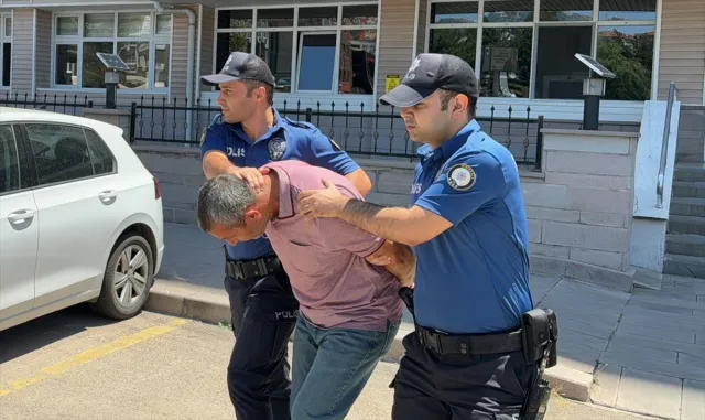 GÜNCELLEME - Kırıkkale’de trafik polisine mukavemette bulunan sürücü tutuklandı GÜNCELLEME - Kırıkkale’de trafik polisine mukavemette bulunan sürücü tutuklandı