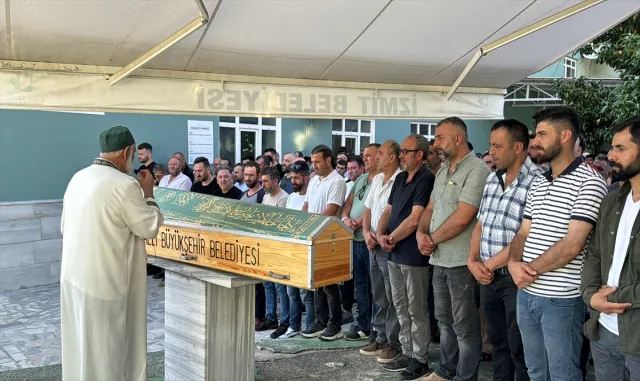 GÜNCELLEME - Kocaeli’de tersanedeki gemide çıkan yangında yaralanan personel öldü GÜNCELLEME - Kocaeli’de tersanedeki gemide çıkan yangında yaralanan personel öldü