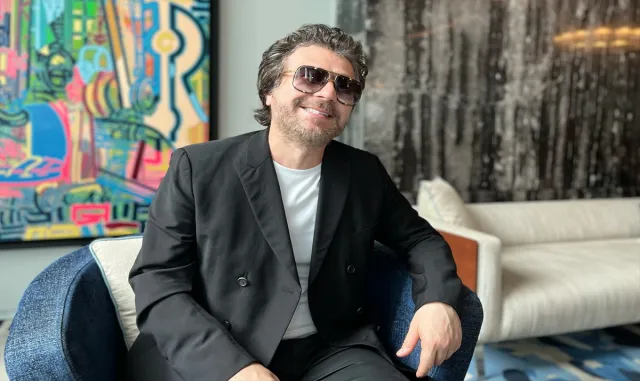 İranlı şarkıcı Mansour, İstanbul’da bir dizi konser verecek İranlı şarkıcı Mansour, İstanbul’da bir dizi konser verecek