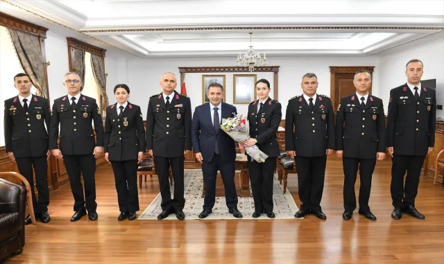Kırşehir Valisi Buhara, jandarma personeliyle buluştu Kırşehir Valisi Buhara, jandarma personeliyle buluştu
