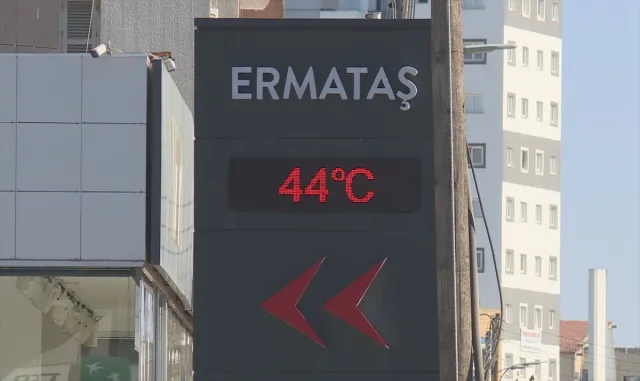KKTC’de hava sıcaklığı 44 dereceye çıktı KKTC’de hava sıcaklığı 44 dereceye çıktı