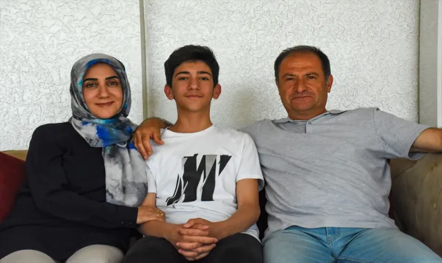 LGS sınavında tam puan alan Muhammed Emir’in hedefi yazılım mühendisliği LGS sınavında tam puan alan Muhammed Emir’in hedefi yazılım mühendisliği