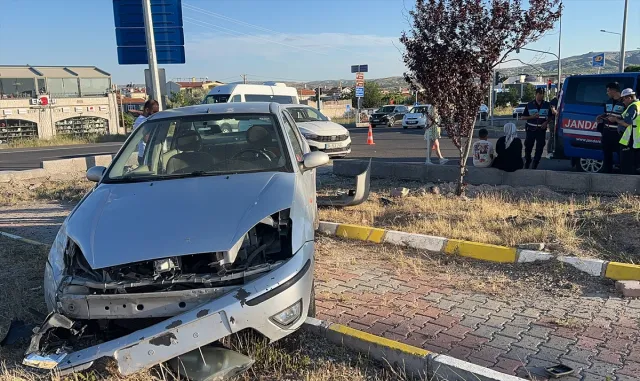Nevşehir’de iki otomobilin çarpışması sonucu 3 kişi yaralandı Nevşehir’de iki otomobilin çarpışması sonucu 3 kişi yaralandı