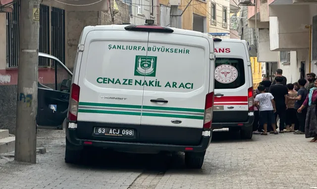 Şanlıurfa’da bir kadını bıçaklayarak öldürdüğü öne sürülen zanlı tutuklandı Şanlıurfa’da bir kadını bıçaklayarak öldürdüğü öne sürülen zanlı tutuklandı