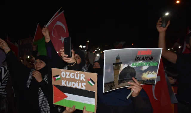 Adıyaman’da İsrail’in Gazze’ye yönelik saldırıları protesto edildi Adıyaman’da İsrail’in Gazze’ye yönelik saldırıları protesto edildi