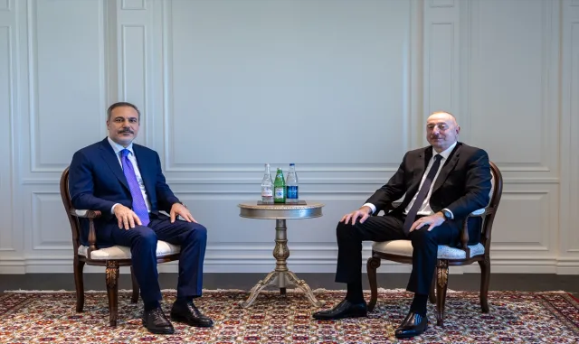 Aliyev ve Fidan, Ermenistan’la ilişkileri müzakere etti Aliyev ve Fidan, Ermenistan’la ilişkileri müzakere etti