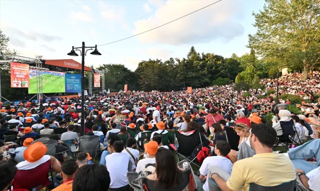 Avusturya-Türkiye maçı Trendyol sponsorluğunda kurulan dev ekrandan izlenebilecek Avusturya-Türkiye maçı Trendyol sponsorluğunda kurulan dev ekrandan izlenebilecek