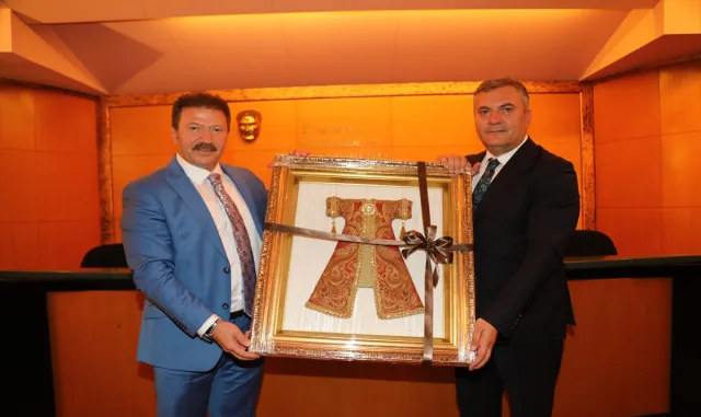 Çubuk Belediye Başkanı Baki Demirbaş’tan TŞOF Başkanı Mehmet Yiğiner’e ziyaret Çubuk Belediye Başkanı Baki Demirbaş’tan TŞOF Başkanı Mehmet Yiğiner’e ziyaret