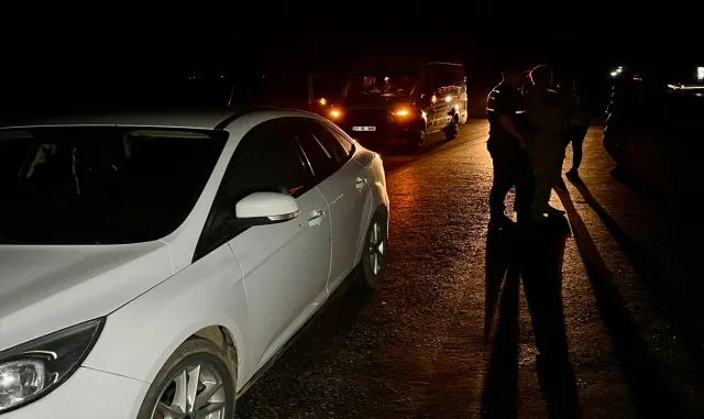 Diyarbakır’daki otomobile silahlı saldırı olayında ağır yaralanan 2 kişi öldü Diyarbakır’daki otomobile silahlı saldırı olayında ağır yaralanan 2 kişi öldü