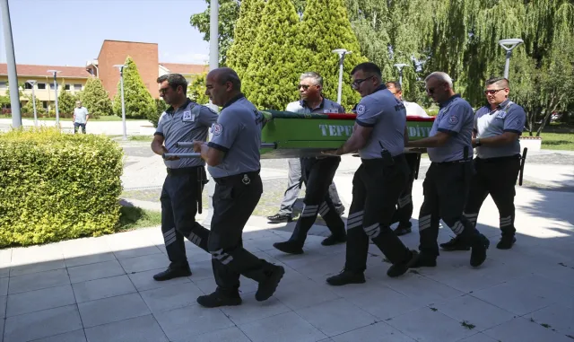 Eskişehir’de cesedi bulunan profesörün ölümüne ilişkin 3 şüpheli tutuklandı Eskişehir’de cesedi bulunan profesörün ölümüne ilişkin 3 şüpheli tutuklandı