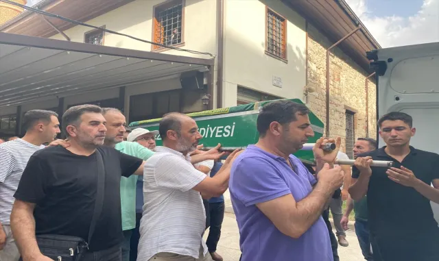 Eskişehir’de EB hastası 13 yaşındaki çocuk hayata tutunamadı Eskişehir’de EB hastası 13 yaşındaki çocuk hayata tutunamadı