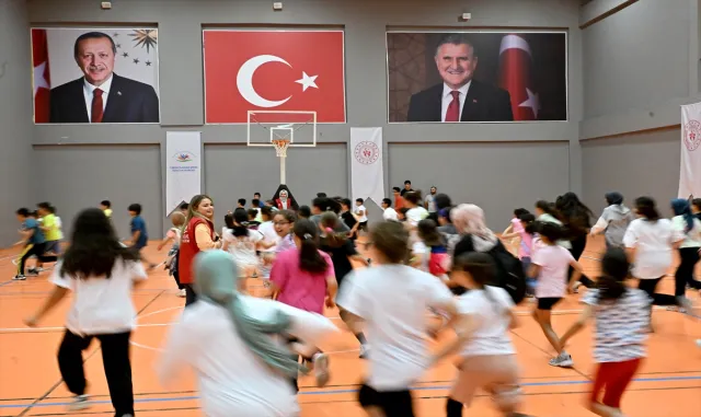 GSB’nin yaz okulları, seyahatseverlere yurtların açılması ve Müzekart uygulaması başladı GSB’nin yaz okulları, seyahatseverlere yurtların açılması ve Müzekart uygulaması başladı