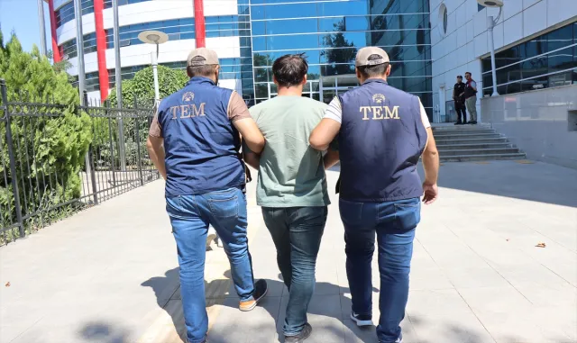 GÜNCELLEME - DEM Parti Adıyaman merkez ilçe başkanına terör gözaltısı GÜNCELLEME - DEM Parti Adıyaman merkez ilçe başkanına terör gözaltısı