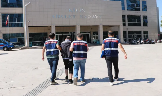 GÜNCELLEME - Kilis’te terör örgütü PKK/PYD/YPG şüphelisi tutuklandı GÜNCELLEME - Kilis’te terör örgütü PKK/PYD/YPG şüphelisi tutuklandı
