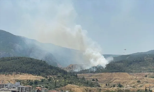 GÜNCELLEME - Manisa Soma’da çıkan orman yangını kontrol altına alındı GÜNCELLEME - Manisa Soma’da çıkan orman yangını kontrol altına alındı