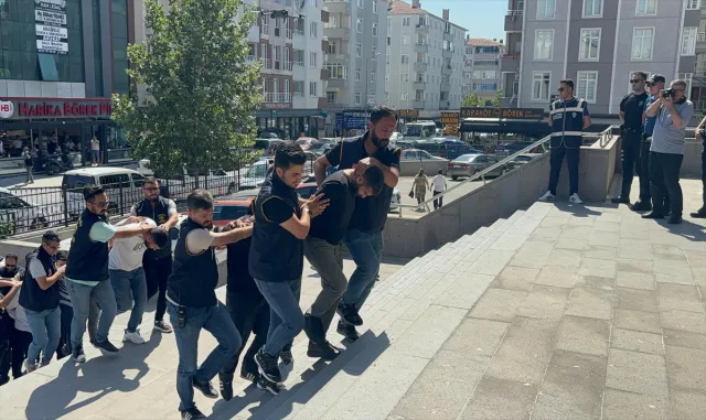 GÜNCELLEME - Tekirdağ ve Kırklareli’nde suç örgütüne yönelik operasyonda 6 zanlı tutuklandı GÜNCELLEME - Tekirdağ ve Kırklareli’nde suç örgütüne yönelik operasyonda 6 zanlı tutuklandı