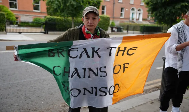 İrlanda’nın başkenti Dublin’de sağlık çalışanlarından Filistin’e destek gösterisi İrlanda’nın başkenti Dublin’de sağlık çalışanlarından Filistin’e destek gösterisi