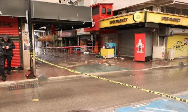 İzmir’de sağanaktan kaçarken elektrik çarpması sonucu ölenlerin kimlikleri açıklandı İzmir’de sağanaktan kaçarken elektrik çarpması sonucu ölenlerin kimlikleri açıklandı