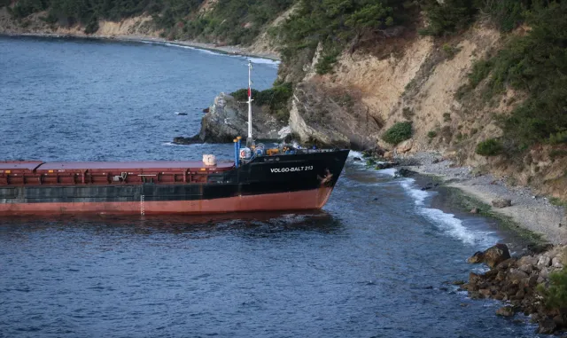Mudanya’da karaya oturan kargo gemisi kurtarıldı Mudanya’da karaya oturan kargo gemisi kurtarıldı