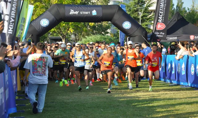 5. Uluslararası Eskişehir Yarı Maratonu sona erdi 5. Uluslararası Eskişehir Yarı Maratonu sona erdi