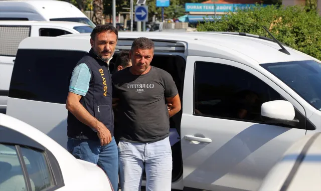 Alanya’da seyir halindeki otomobil yandı Alanya’da seyir halindeki otomobil yandı