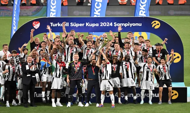 Beşiktaş, Turkcell Süper Kupa’yı aldı Beşiktaş, Turkcell Süper Kupa’yı aldı