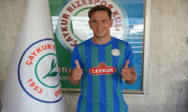 Çaykur Rizespor, Beşiktaş’tan Amir Hadziahmetovic’i renklerine bağladı Çaykur Rizespor, Beşiktaş’tan Amir Hadziahmetovic’i renklerine bağladı