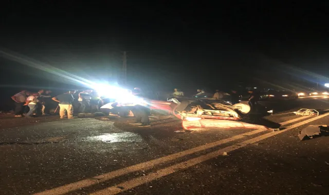 Elazığ’da otomobil traktöre çarptı, 5 kişi yaralandı Elazığ’da otomobil traktöre çarptı, 5 kişi yaralandı