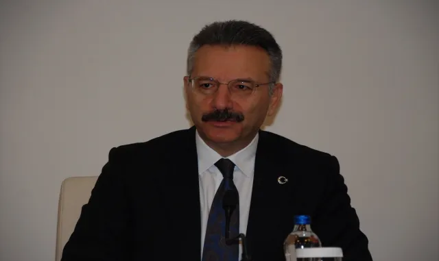 Eskişehir Valisi Aksoy, YKS’de dereceye giren öğrencileri ağırladı Eskişehir Valisi Aksoy, YKS’de dereceye giren öğrencileri ağırladı