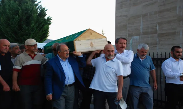 GÜNCELLEME - Yazar ve akademisyen Prof. Dr. Gürdoğan son yolculuğuna uğurlandı GÜNCELLEME - Yazar ve akademisyen Prof. Dr. Gürdoğan son yolculuğuna uğurlandı