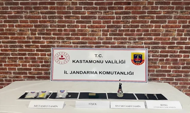 Kastamonu’da düzenlenen uyuşturucu operasyonunda 2 kişi yakalandı Kastamonu’da düzenlenen uyuşturucu operasyonunda 2 kişi yakalandı