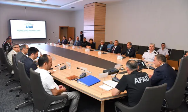 Kırşehir’de afetlere hazırlık toplantısı yapıldı Kırşehir’de afetlere hazırlık toplantısı yapıldı