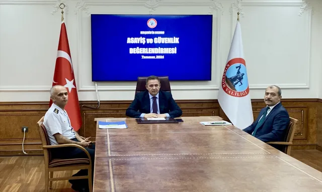 Kırşehir’de Asayiş ve Güvenlik Toplantısı yapıldı Kırşehir’de Asayiş ve Güvenlik Toplantısı yapıldı
