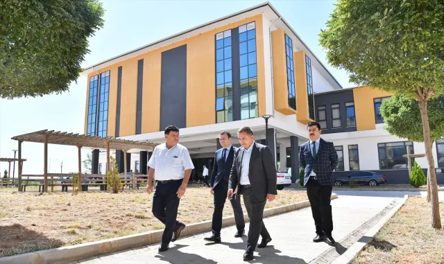 Kırşehir Valisi Buhara, öğrenci yurtlarını inceledi Kırşehir Valisi Buhara, öğrenci yurtlarını inceledi