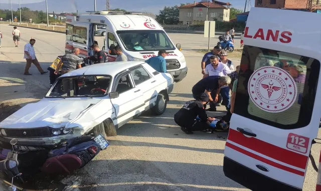 Sinop’ta otomobille motosikletin çarpıştığı kazada 2 kişi yaralandı Sinop’ta otomobille motosikletin çarpıştığı kazada 2 kişi yaralandı