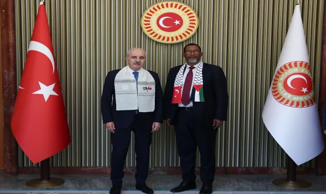TBMM Başkanı Kurtulmuş, Güney Afrikalı Milletvekili Zwelivelile ve sporcu Jeff Monson ile bir araya geldi TBMM Başkanı Kurtulmuş, Güney Afrikalı Milletvekili Zwelivelile ve sporcu Jeff Monson ile bir araya geldi