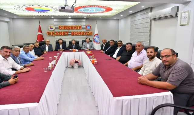 TOBB Başkanı Hisarcıklıoğlu, Kırşehir Ticaret Borsasını ziyaret etti TOBB Başkanı Hisarcıklıoğlu, Kırşehir Ticaret Borsasını ziyaret etti
