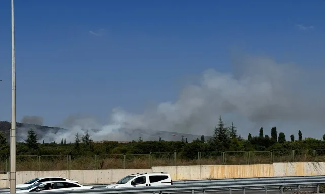 Tuzla’da askeri alanda yangın çıktı Tuzla’da askeri alanda yangın çıktı